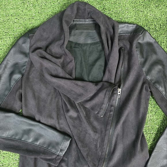 BLANK NYC | DRAPED VEGAN LEATHER COWL NECK MOTO JACKET - Picture 8 of 16
